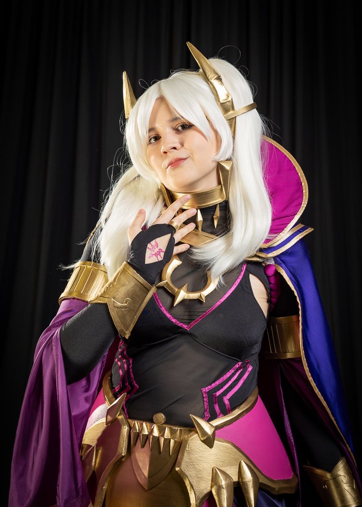 12_desucon2026_hallcosplay_emmijokilahti_04